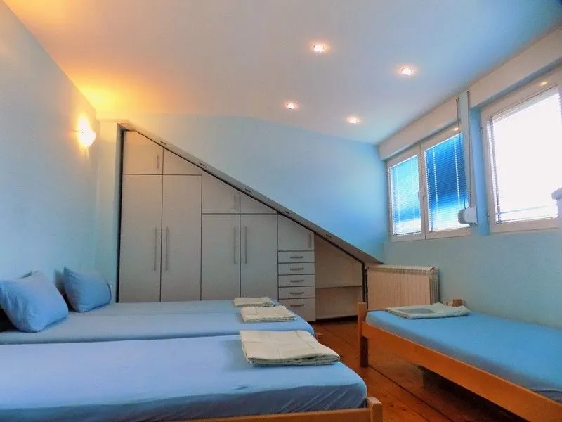 Izdavanje, trosoban stan, 94m², Savski Venac, Beograd
