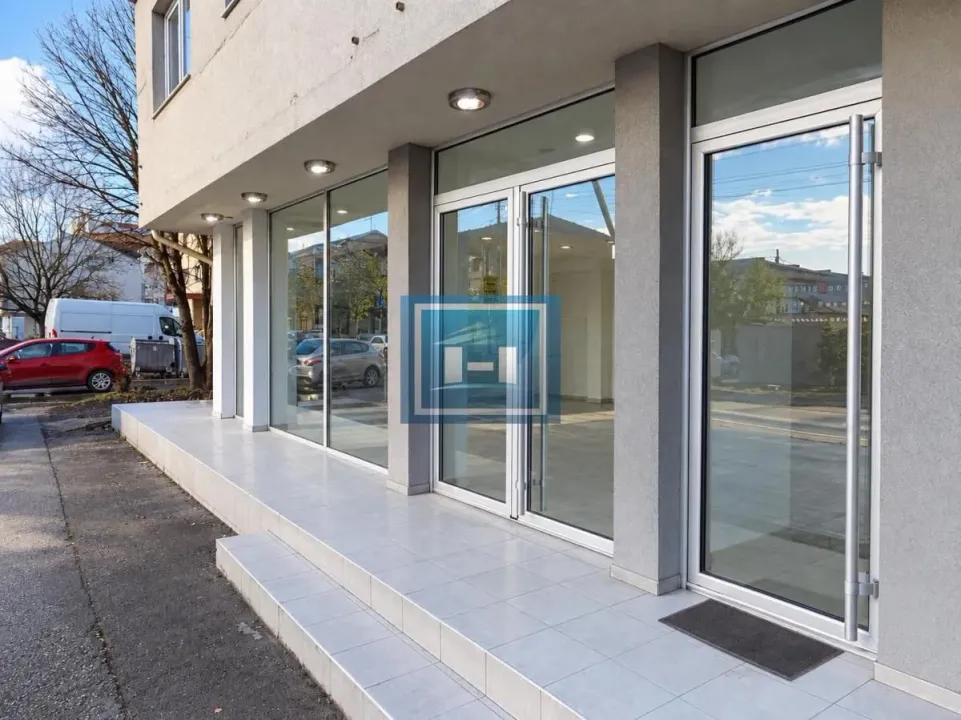 Izdavanje, poslovni prostor, 60m², Jagodnjak, Paraćin