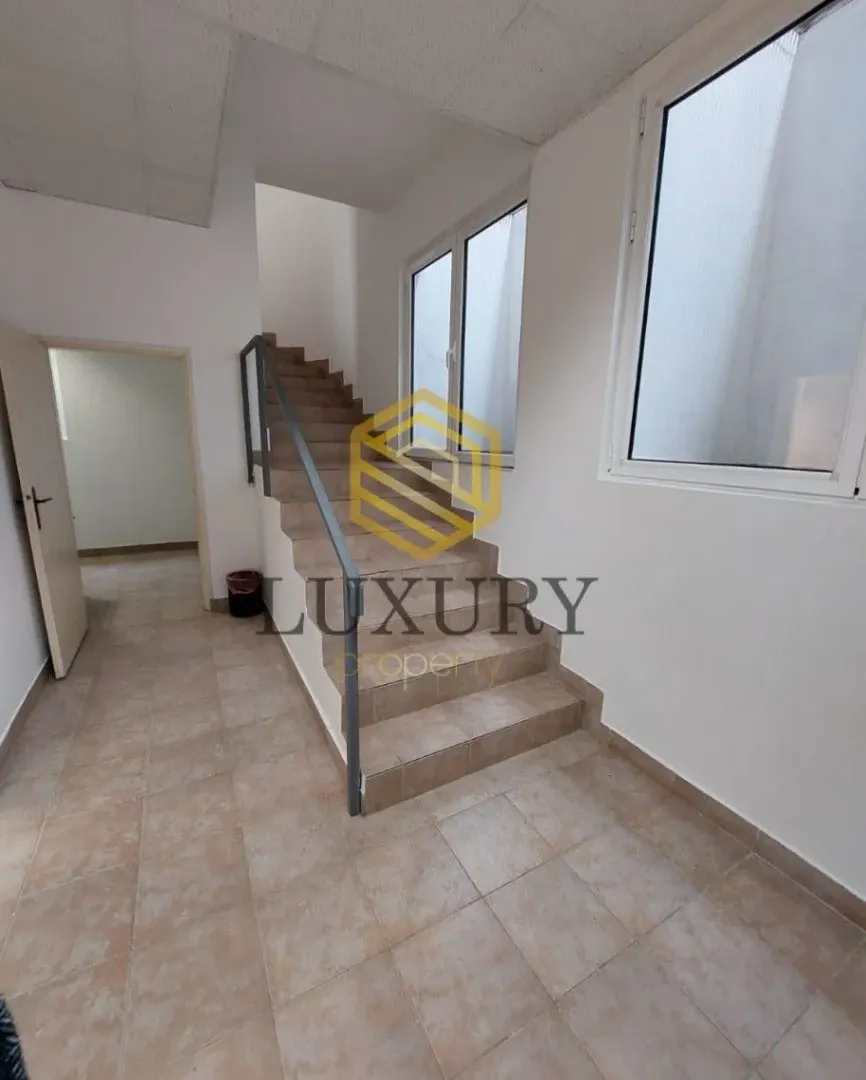 Rent, office space, 120m², City Kvart, Podgorica