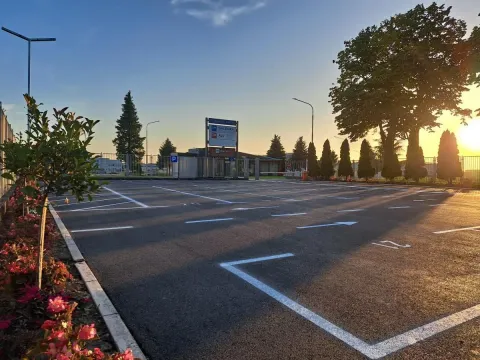 Rent, office space, 1500m², Galenika, Beograd - image 4