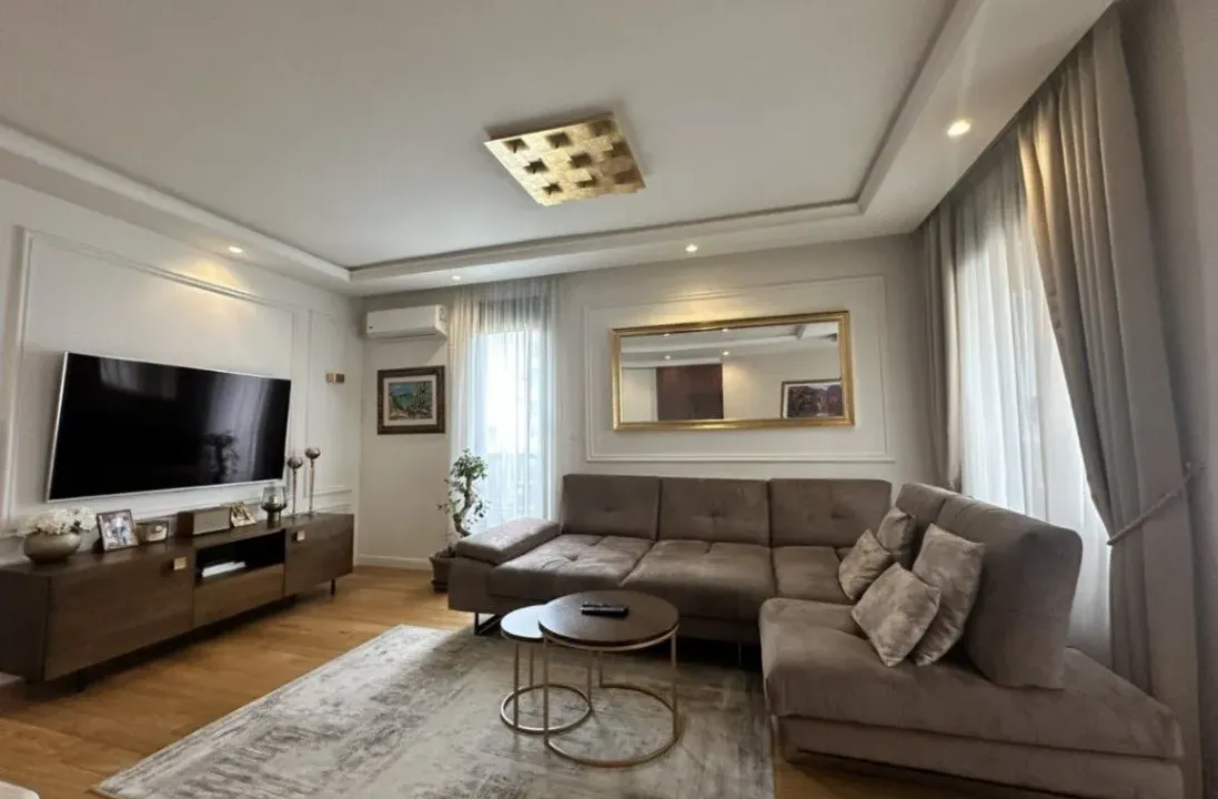 Prodaja, dvosoban stan, 74m², Blok 9, Podgorica