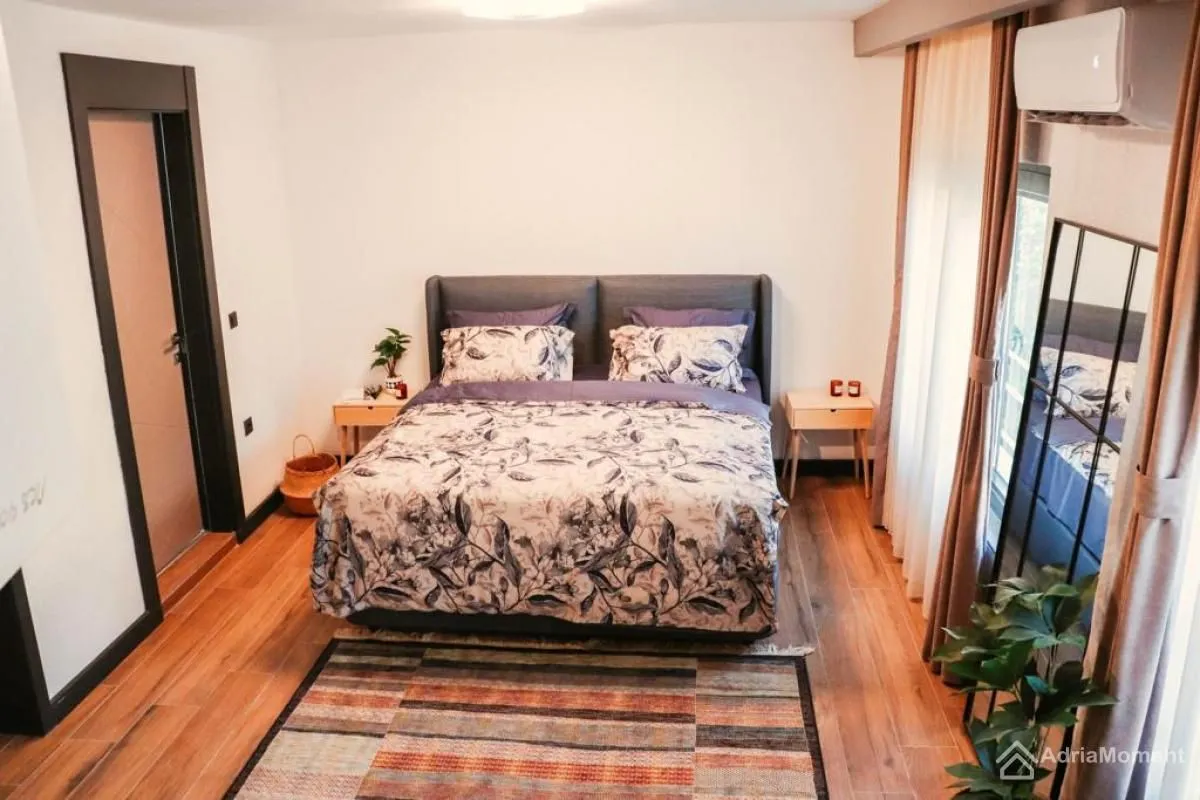Sale, two bedroom apartment, 155m², Sveti Stefan, Budva