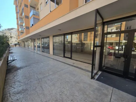 Izdavanje, poslovni prostor, 100m², City Kej, Podgorica - image 5