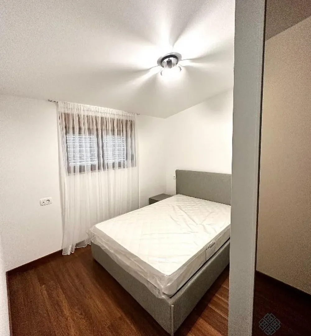 Izdavanje, četvorosoban stan, 127m², Master Kvart, Podgorica