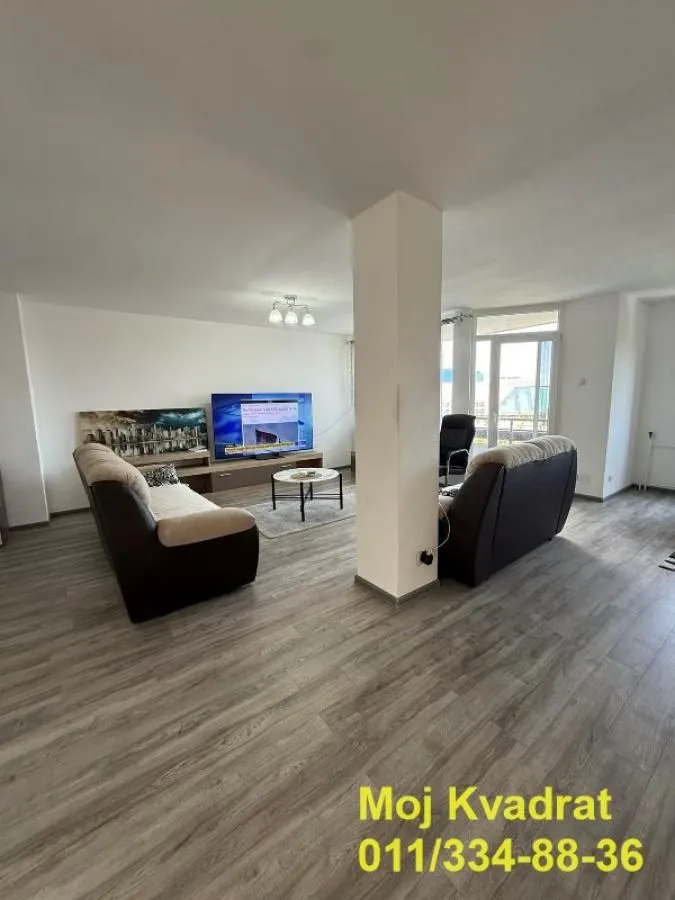Izdavanje, trosoban stan, 89m², Novi Beograd Blok 19, Novi Beograd Sve Podlokacije