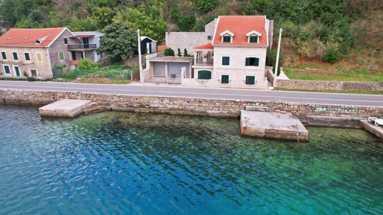 Sale, house, 211m², Donja Lastva, Tivat