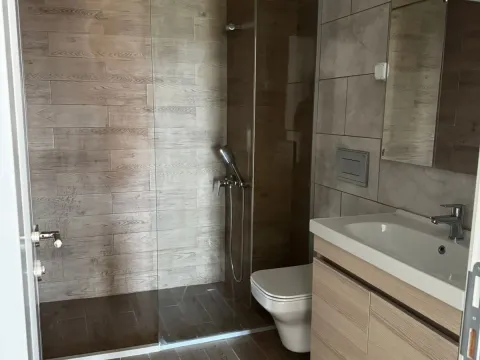 Prodaja, dvosoban stan, 72m², Centar, Bar - image 4