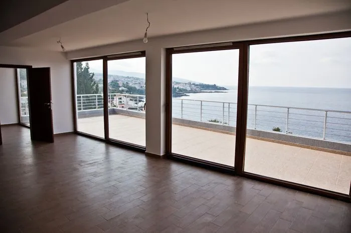 Prodaja, stan, 138m², Dobra Voda, Bar