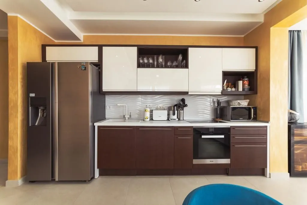 Izdavanje, trosoban stan, 146m², Bečići, Budva