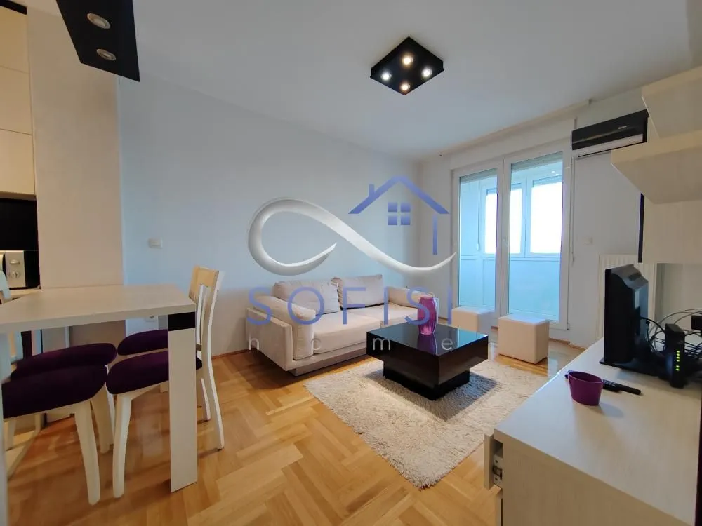 Izdavanje, jednosoban stan, 45m², Bulevar Evrope, Novi Sad Sve Podlokacije