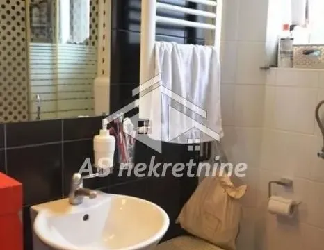 Izdavanje, dvosoban stan, 50m², Kalenić Pijaca, Vračar Sve Podlokacije - image 13