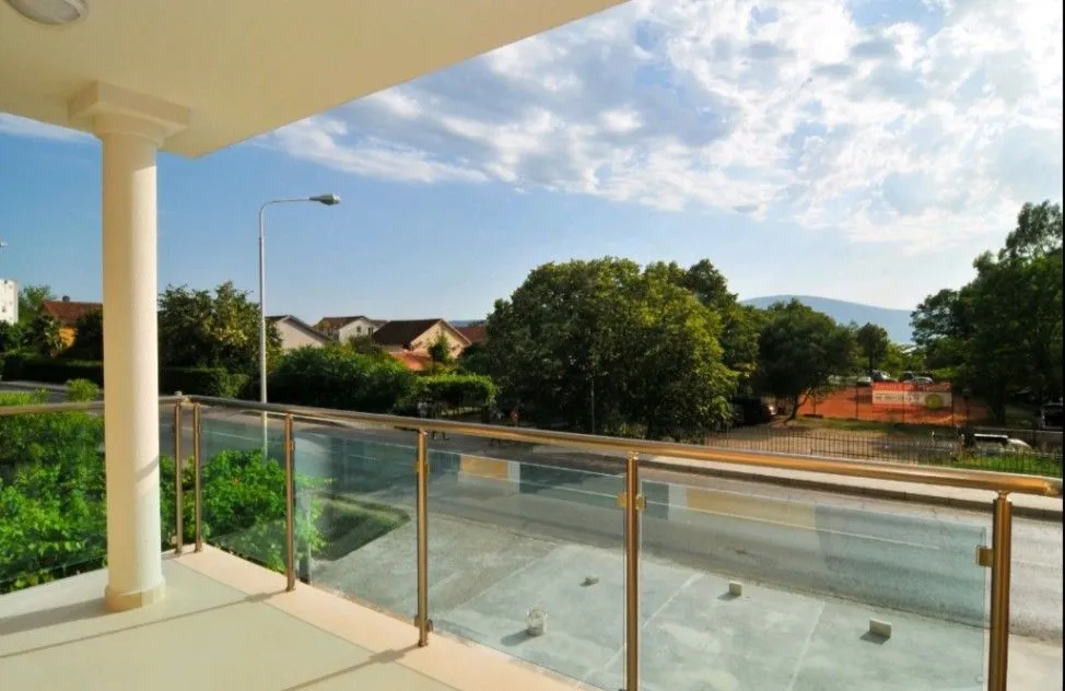 Izdavanje, jednosoban stan, 38m², Donja Lastva, Tivat