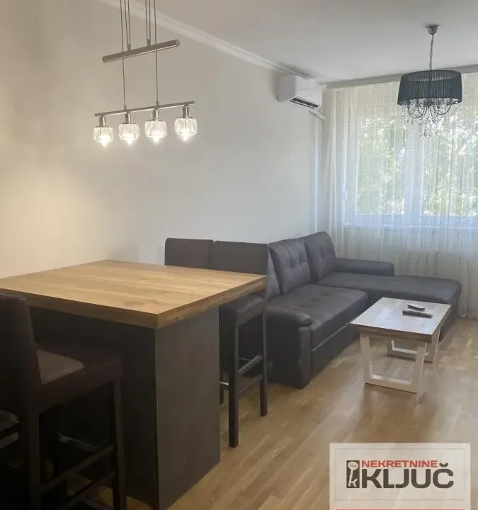 Izdavanje, jednosoban stan, 36m², Rotkvarija, Novi Sad Sve Podlokacije