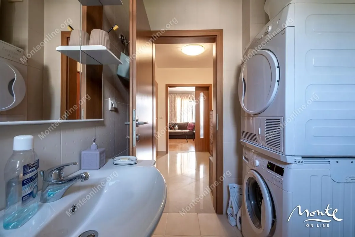 Sale, two bedroom apartment, 76m², Lazi, Budva
