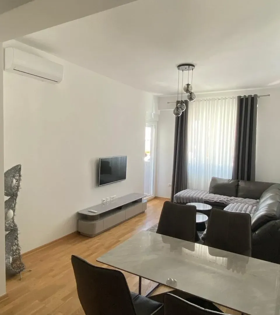 Izdavanje, jednosoban stan, 45m², Zabjelo, Podgorica