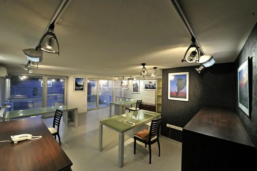 Rent, office space, 48m², Južni Bulevar, Vračar Sve Podlokacije