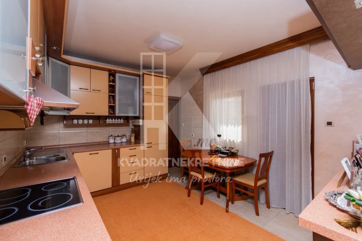 Izdavanje, kuća, 600m², Zeta, Podgorica