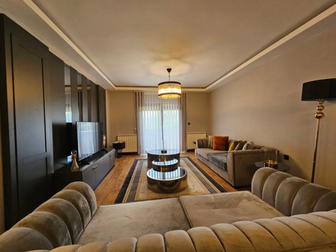 Izdavanje, kuća, 380m², Zeta, Podgorica
