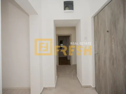 Izdavanje, poslovni prostor, 57m², Centar, Podgorica - image 3