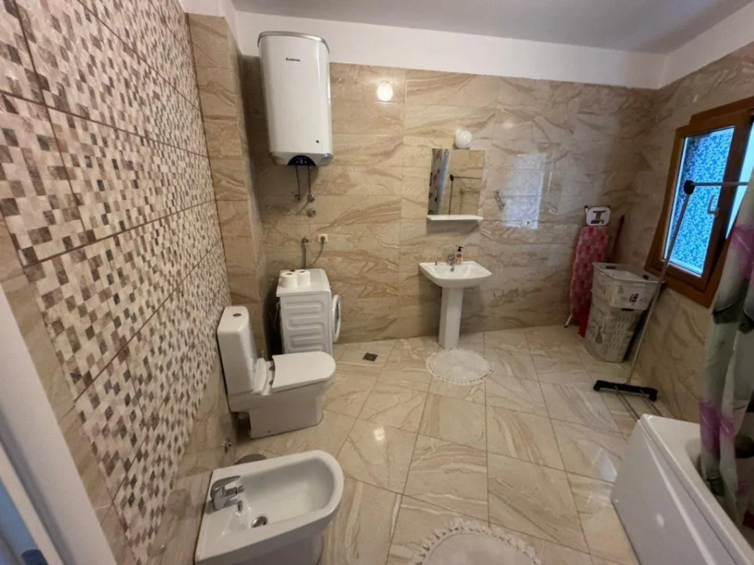 Izdavanje, dvosoban stan, 108m², Rafailovići, Budva