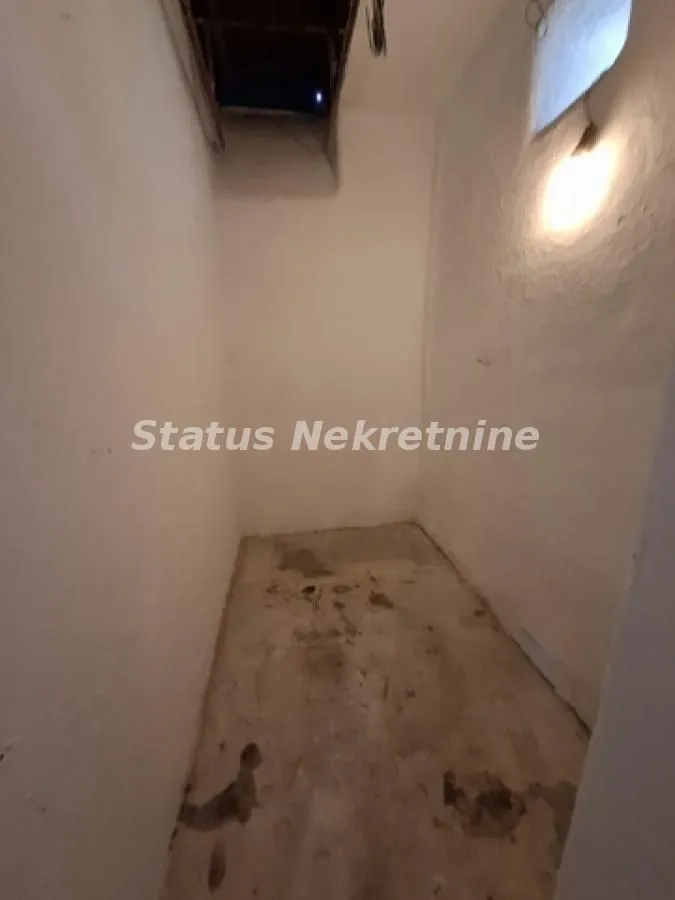 Prodaja, kuća, 257m², Mali Idjoš, Srbija