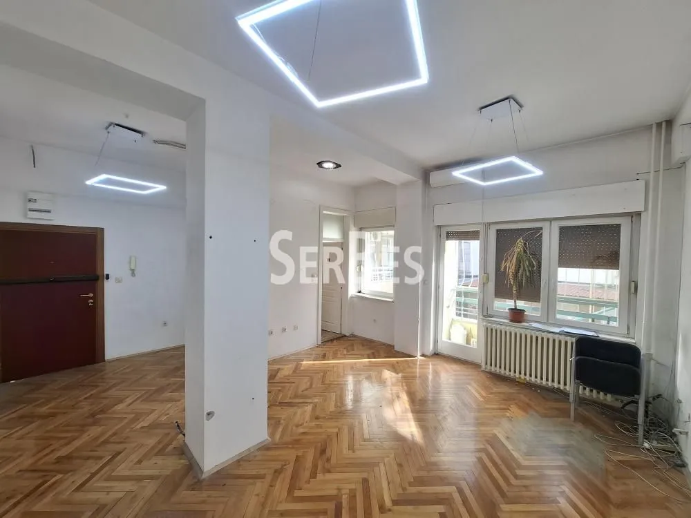 Prodaja, dvosoban stan, 56m², Bulevar Oslobodjenja, Novi Sad Sve Podlokacije