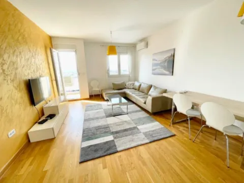 Izdavanje, dvosoban stan, 64m², City Kvart, Podgorica - image 2