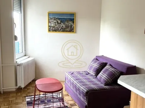 Izdavanje, trosoban stan, 89m², Vračar Sve Podlokacije, Beograd - image 11