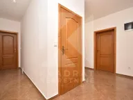 Rent, house, 200m², Botun, Podgorica - image 13