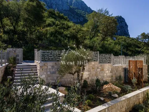 Sale, house, 227m², Blizikuće, Budva - image 32