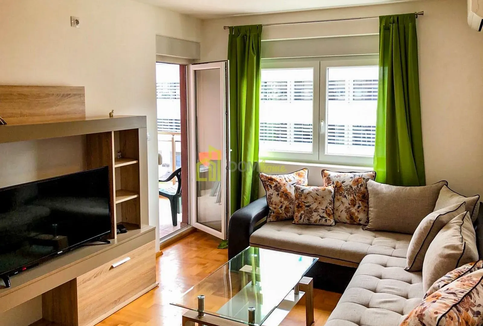 Izdavanje, jednosoban stan, 53m², Budva, Crna Gora