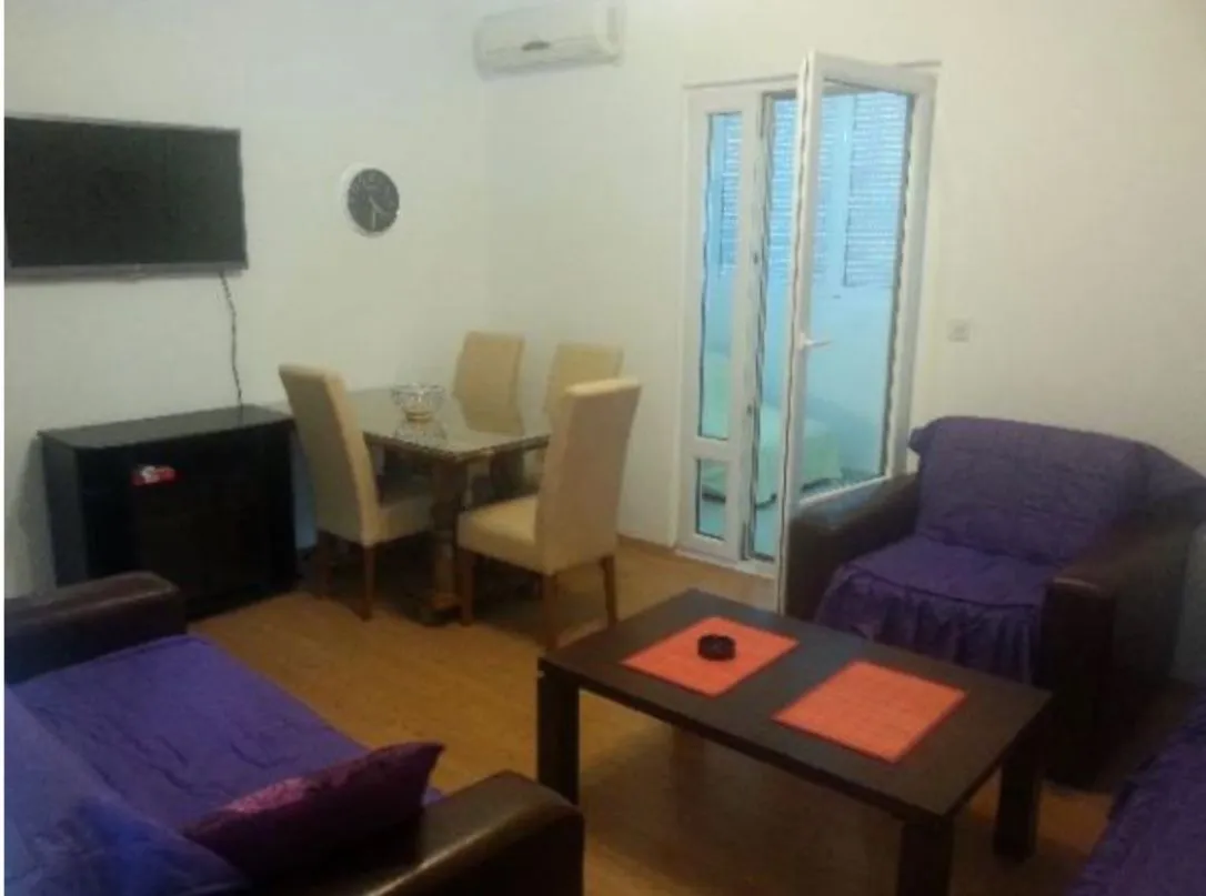 Izdavanje, jednosoban stan, 45m², Budva, Crna Gora