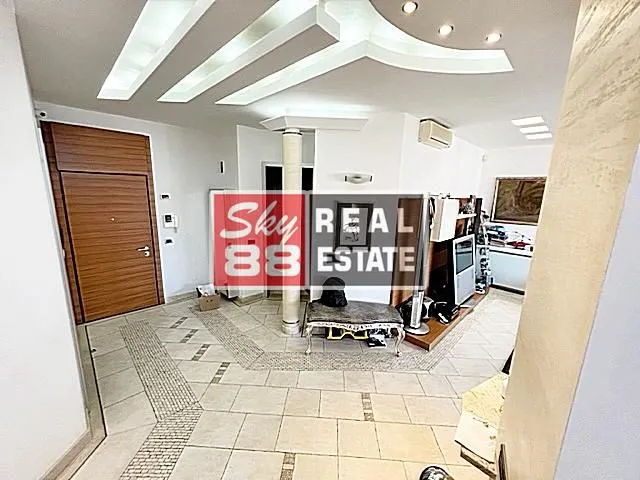 Prodaja, četvorosoban stan, 182m², Kalenić Pijaca, Vračar Sve Podlokacije