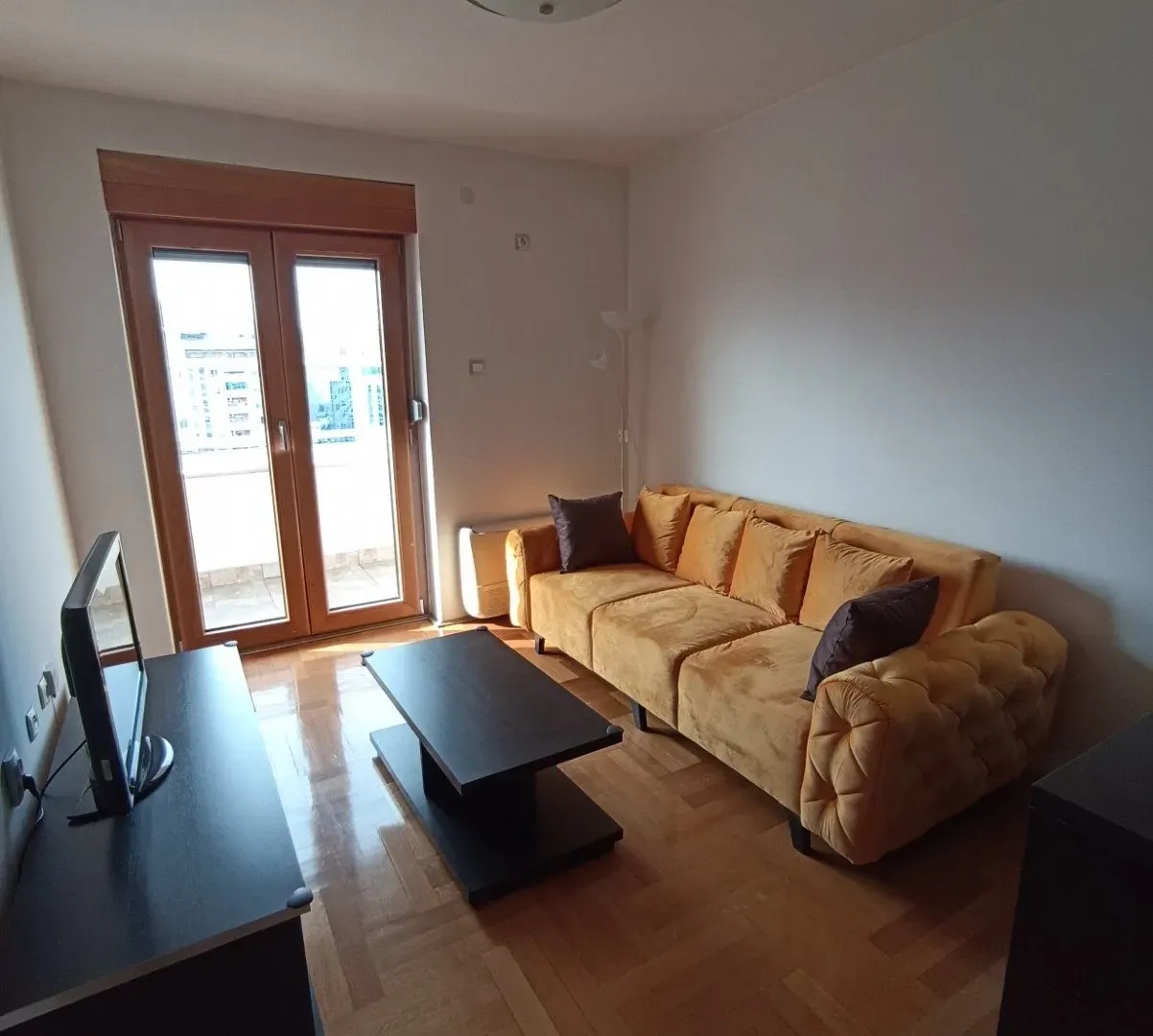 Izdavanje, jednosoban stan, 52m², Preko Morače, Podgorica