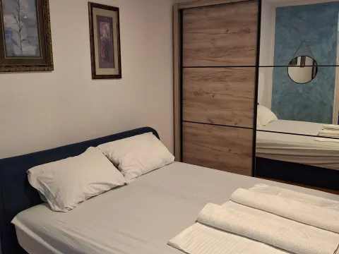 Rent, studio apartment, 30m², Podkošljun, Budva - image 2