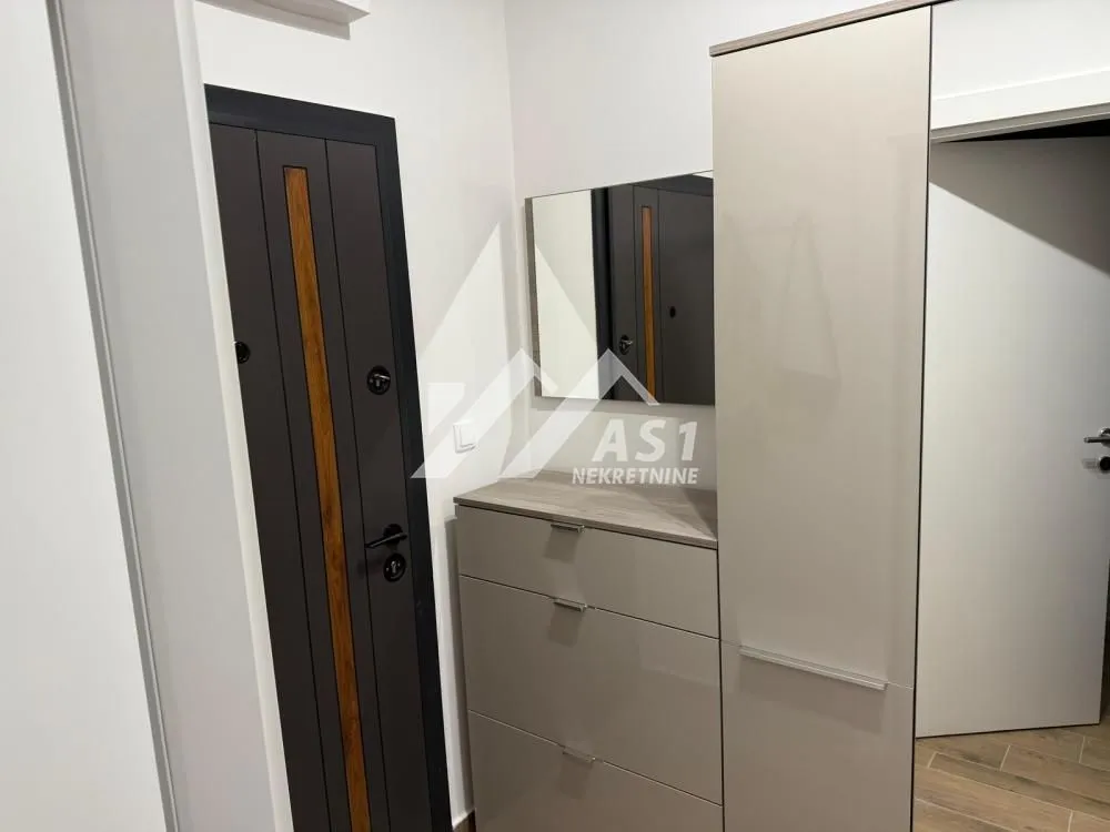 Izdavanje, jednosoban stan, 36m², Salajka, Novi Sad Sve Podlokacije