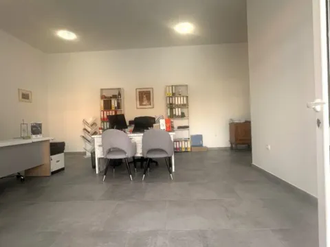 Prodaja, poslovni prostor, 68m², Bar, Crna Gora - image 12