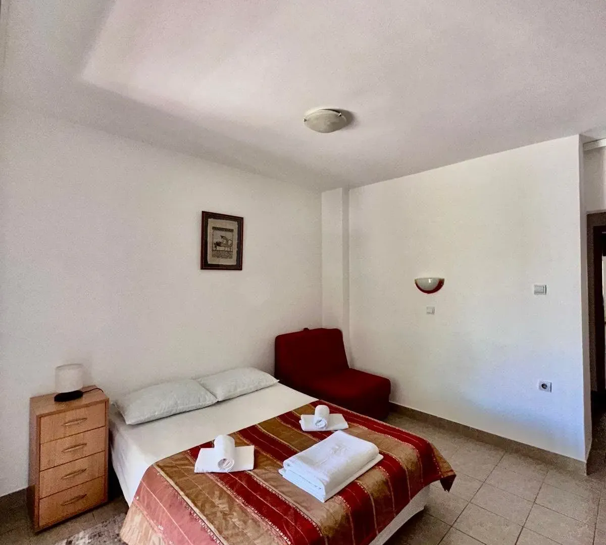 Sale, one bedroom apartment, 75m², Sveti Stefan, Budva