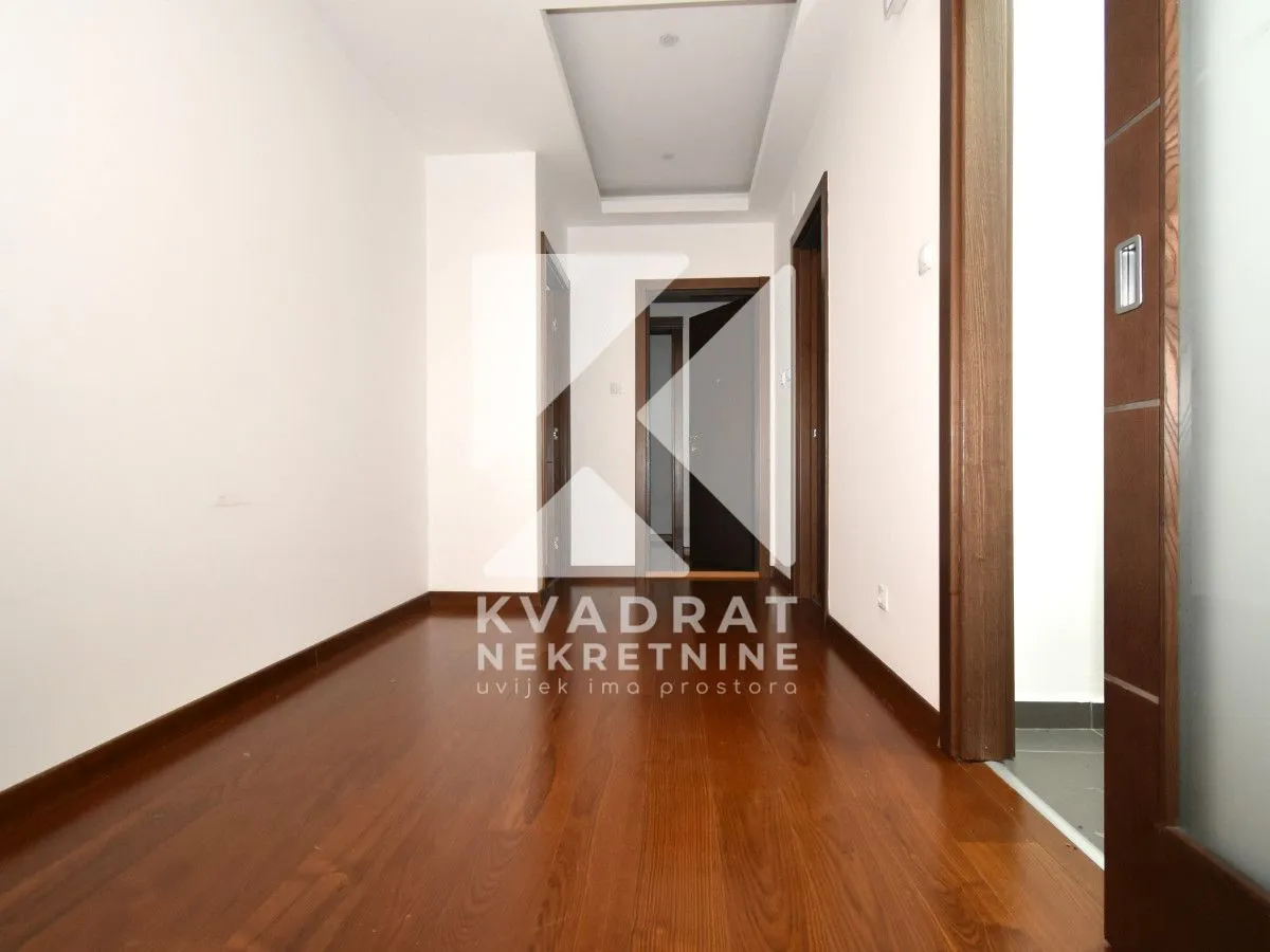 Izdavanje, četvorosoban stan, 230m², Kruševac, Podgorica