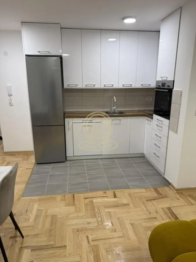 Izdavanje, dvosoban stan, 55m², Cvetkova Pijaca, Zvezdara Sve Podlokacije