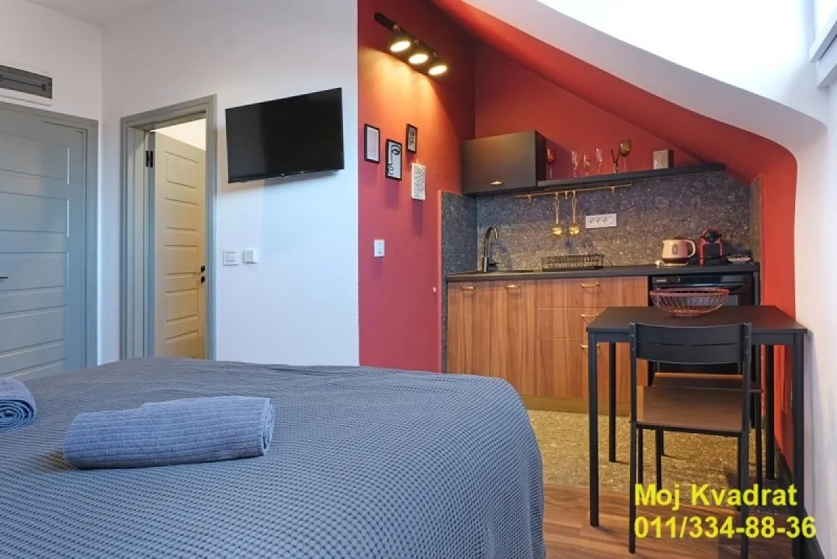 Prodaja, četvorosoban stan, 109m², Zemun Centar, Zemun Sve Podlokacije
