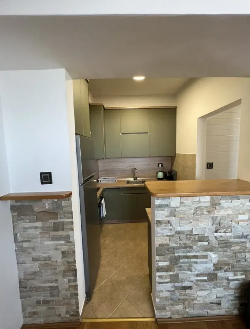 Izdavanje, dvosoban stan, 71m², Stari Aerodrom, Podgorica