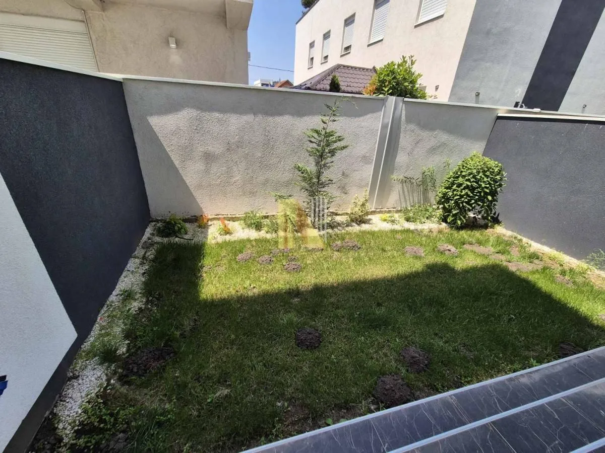 Prodaja, stan, 148m², Vidovdansko naselje, Novi Sad Sve Podlokacije
