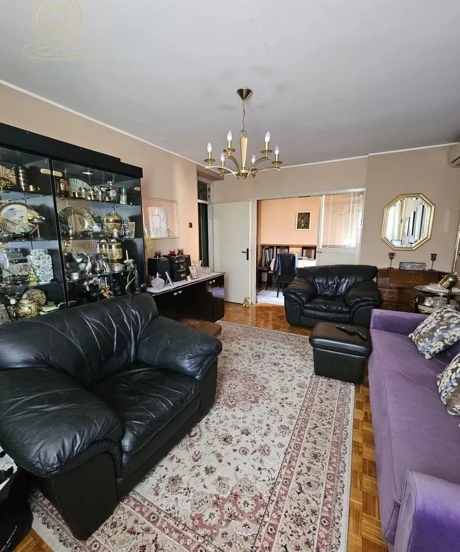 Prodaja, trosoban stan, 63m², Centar, Kragujevac