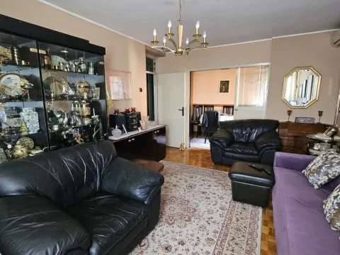 Prodaja, trosoban stan, 63m², Centar, Kragujevac - image 2