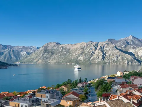 Prodaja, dvosoban stan, 106m², Dobrota, Kotor - image 23