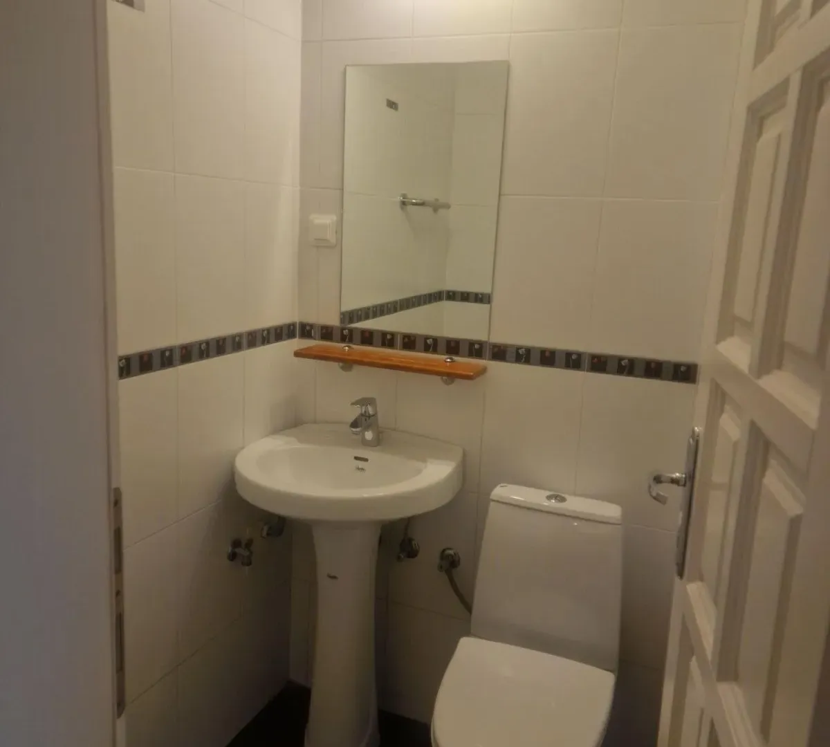 Izdavanje, trosoban stan, 82m², Dedinje Sve Podlokacije, Beograd