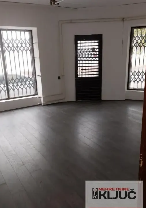 Izdavanje, kuća, 135m², Centar, Novi Sad