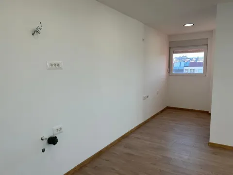 Izdavanje, poslovni prostor, 230m², Centar, Niš - image 16
