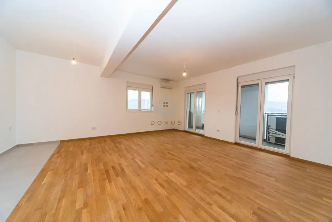 Sale, three bedroom apartment, 104m², Stari Aerodrom, Podgorica